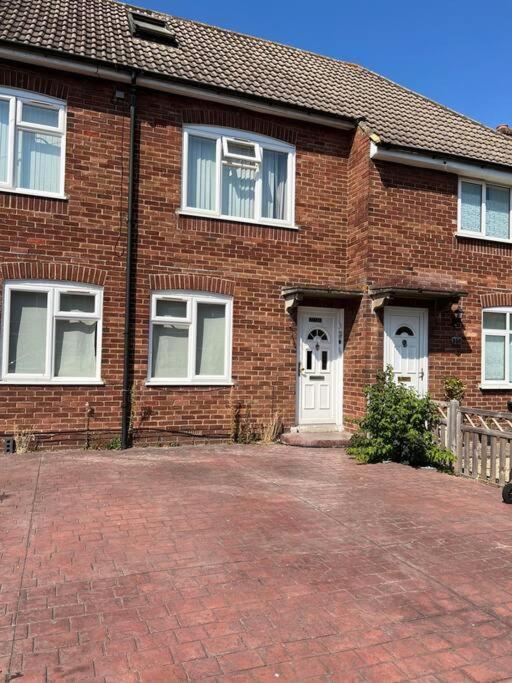 1 Bedroom Flat Sleeps 4 In Abingdon Oxfordshire المظهر الخارجي الصورة