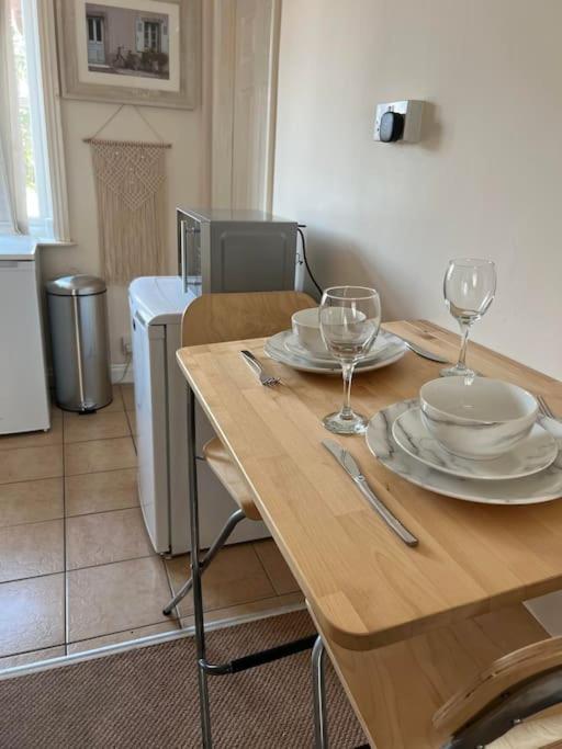 1 Bedroom Flat Sleeps 4 In Abingdon Oxfordshire المظهر الخارجي الصورة